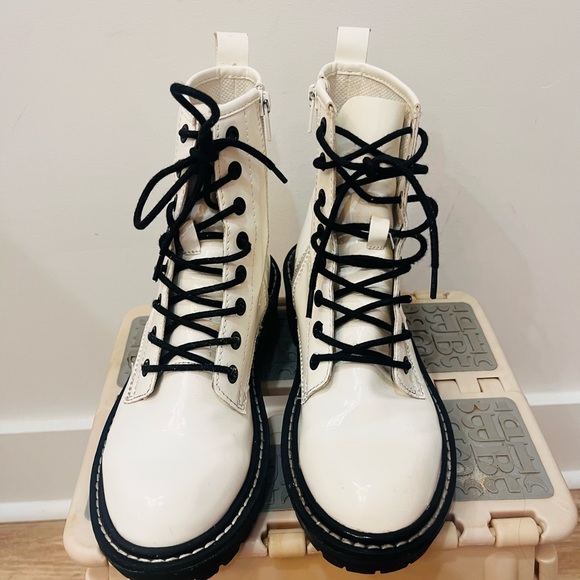 Forever 21 white combat boots Martan style size 6 - Picture 6 of 9